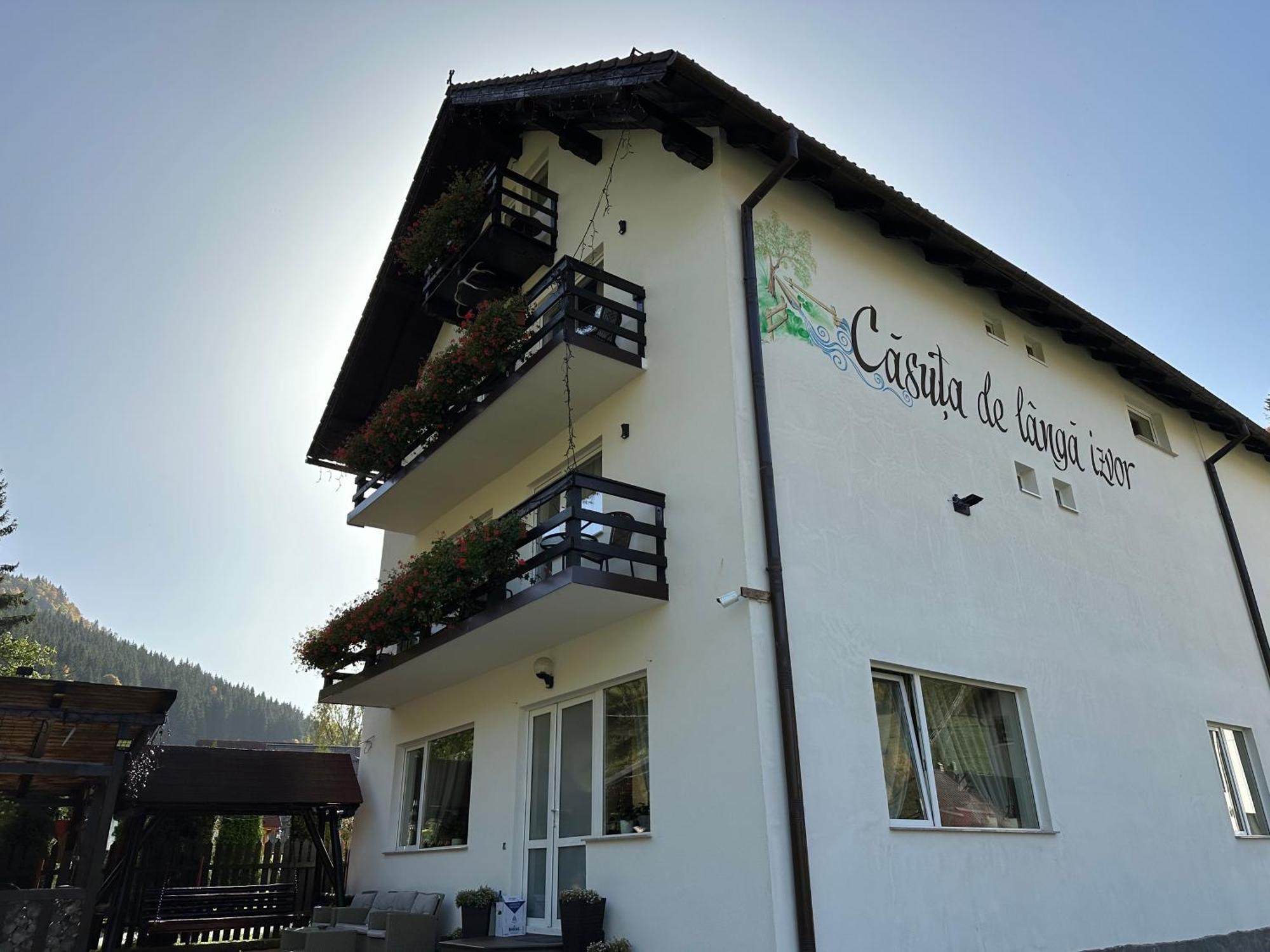 Casuta De Langa Izvor Hotel Moeciu De Sus Exterior foto