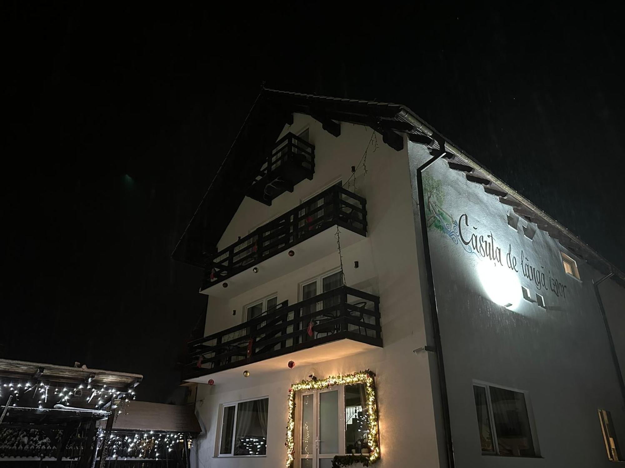 Casuta De Langa Izvor Hotel Moeciu De Sus Exterior foto